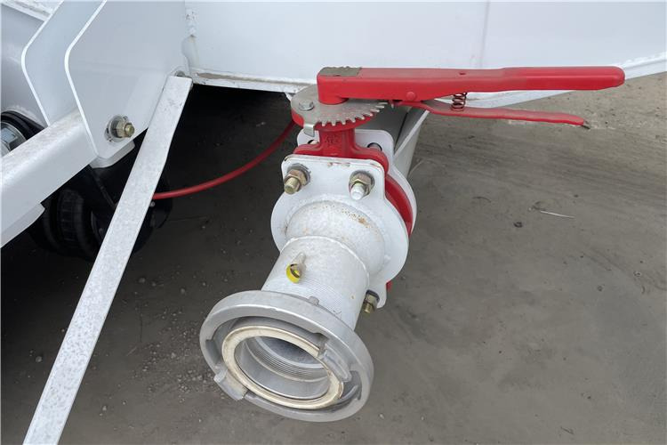 TITAN 3 Axle Dry Bulker Cement Tanker Trailer for Sale In Saudi Arabia - Semitrailer: bilde 5 TITAN 3 Axle Dry Bulker Cement Tanker Trailer for Sale In Saudi Arabia - Semitrailer: bilde 5