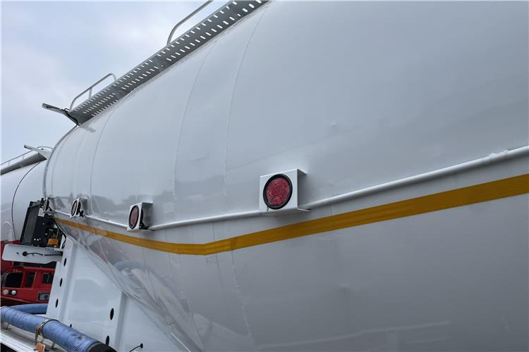 TITAN 3 Axle Dry Bulker Cement Tanker Trailer for Sale In Saudi Arabia - Semitrailer: bilde 4 TITAN 3 Axle Dry Bulker Cement Tanker Trailer for Sale In Saudi Arabia - Semitrailer: bilde 4