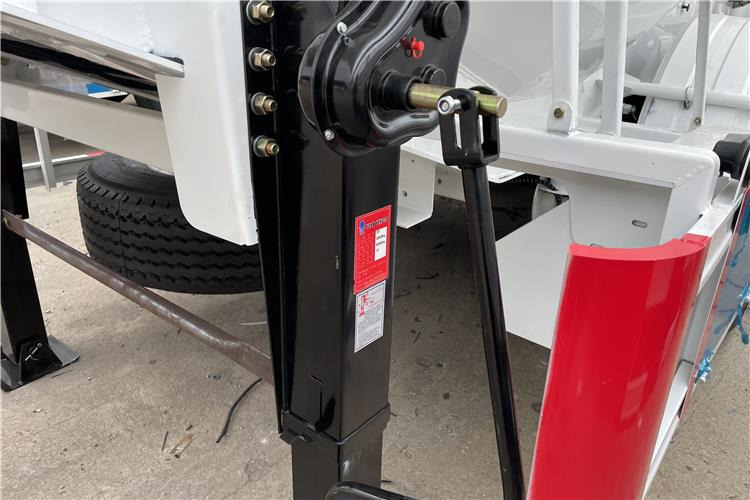TITAN 3 Axle 30CBM Cement Tanker Trailer with Air Suspension In Saudi Arabia - Tanksemi: bilde 5 TITAN 3 Axle 30CBM Cement Tanker Trailer with Air Suspension In Saudi Arabia - Tanksemi: bilde 5