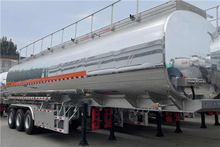 TITAN 3 Axle 45000 L Aluminum Fuel Tanker Trailer for Sale In Zimbabwe - Tanksemi: bilde 1 TITAN 3 Axle 45000 L Aluminum Fuel Tanker Trailer for Sale In Zimbabwe - Tanksemi: bilde 1