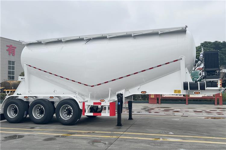 TITAN 30cbm Dry Bulker Cement Tanker Trailer with Air Suspension for Sale In Zambia - Tanksemi: bilde 2 TITAN 30cbm Dry Bulker Cement Tanker Trailer with Air Suspension for Sale In Zambia - Tanksemi: bilde 2