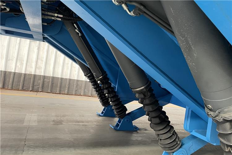 TITAN 4 Axle Folding Gooseneck Trailer for Sale In Zambia - Lavloader semitrailer: bilde 4 TITAN 4 Axle Folding Gooseneck Trailer for Sale In Zambia - Lavloader semitrailer: bilde 4