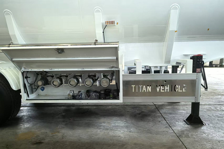 TITAN 40000 Liters Fuel Tanker Trailer for Sale in Zambia - Tanksemi: bilde 2 TITAN 40000 Liters Fuel Tanker Trailer for Sale in Zambia - Tanksemi: bilde 2