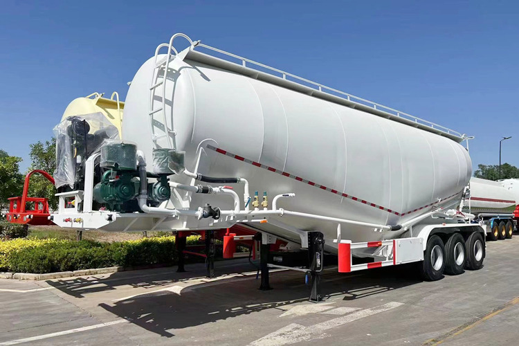 TITAN Cement Tanker for Sale in Ugandan - Tanksemi: bilde 1 TITAN Cement Tanker for Sale in Ugandan - Tanksemi: bilde 1