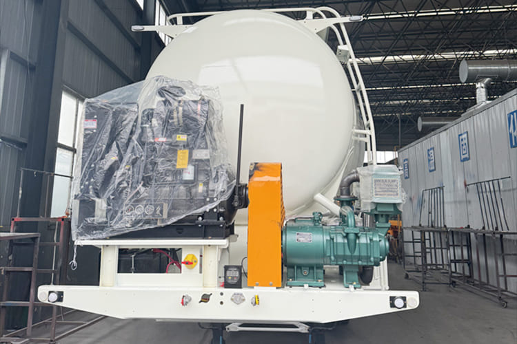 TITAN Dry Bulk Tanker Trailer for Sale in Saudi Arabia - Tanksemi: bilde 3 TITAN Dry Bulk Tanker Trailer for Sale in Saudi Arabia - Tanksemi: bilde 3