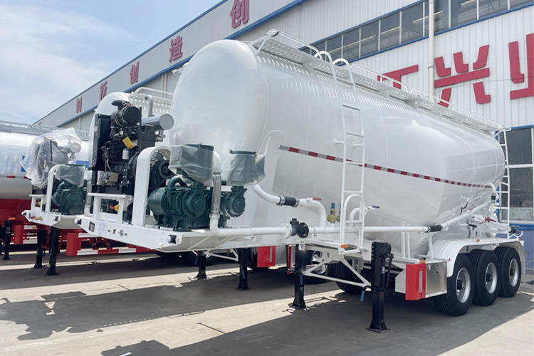 TITAN Powder Tanker for Sale in Nigeria - Tanksemi: bilde 1 TITAN Powder Tanker for Sale in Nigeria - Tanksemi: bilde 1