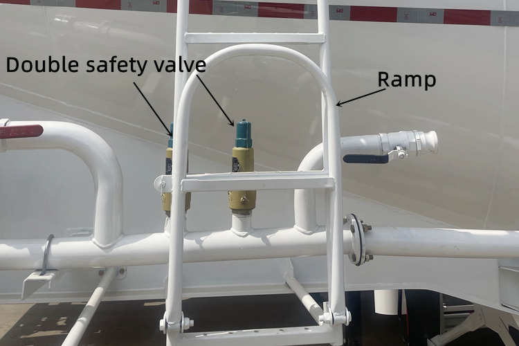 TITAN Powder Tanker for Sale in Nigeria - Tanksemi: bilde 4 TITAN Powder Tanker for Sale in Nigeria - Tanksemi: bilde 4