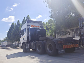 SHACMAN Shacman Truck Head for Sale in Namibia - Trekkvogn: bilde 3 SHACMAN Shacman Truck Head for Sale in Namibia - Trekkvogn: bilde 3