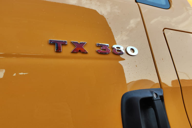 SINOTRUK HOWO TX 380 Truck Head for Sale in Tanzania - Trekkvogn: bilde 5 SINOTRUK HOWO TX 380 Truck Head for Sale in Tanzania - Trekkvogn: bilde 5