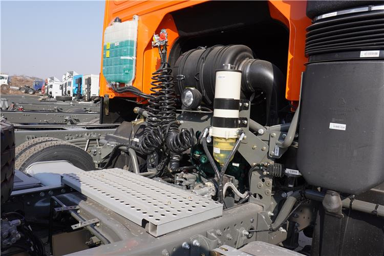 SINOTRUK Howo 371hp 6x4 10 Tires Truck Head for Sale In Jamaica - Trekkvogn: bilde 4 SINOTRUK Howo 371hp 6x4 10 Tires Truck Head for Sale In Jamaica - Trekkvogn: bilde 4