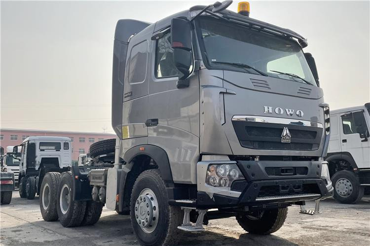 SINOTRUK Howo T7H Truck Head for Sale In Zimbabwe - Trekkvogn: bilde 1 SINOTRUK Howo T7H Truck Head for Sale In Zimbabwe - Trekkvogn: bilde 1