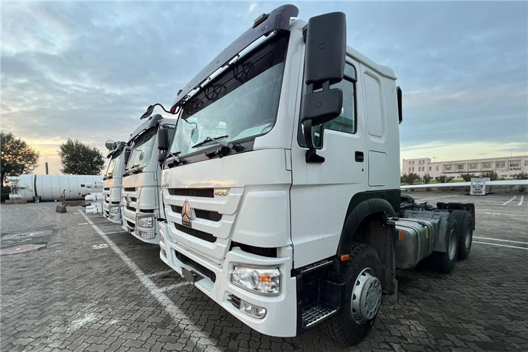 SINOTRUK Howo Truck Price - 400hp 10 Wheeler for Sale In Cameroon - Trekkvogn: bilde 1 SINOTRUK Howo Truck Price - 400hp 10 Wheeler for Sale In Cameroon - Trekkvogn: bilde 1