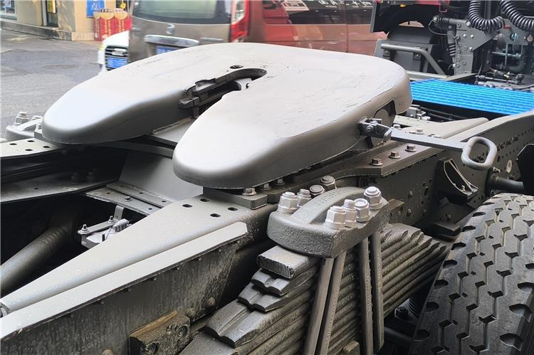 SINOTRUK Used Howo 371hp Tractor Truck for Sale In Cameroon - Trekkvogn: bilde 4 SINOTRUK Used Howo 371hp Tractor Truck for Sale In Cameroon - Trekkvogn: bilde 4