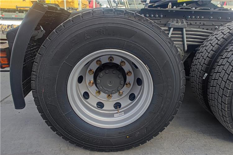 Sinotruk Howo 380hp 6x4 truck tractor for sale in Congo - Trekkvogn: bilde 4 Sinotruk Howo 380hp 6x4 truck tractor for sale in Congo - Trekkvogn: bilde 4