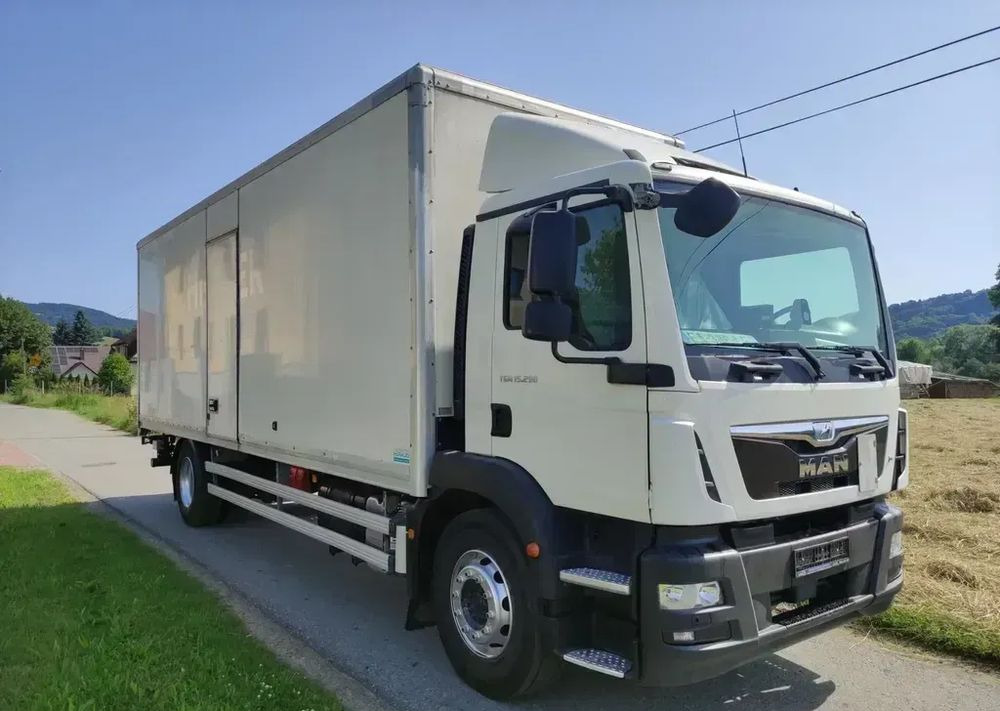 MAN TGM 15.290 kontener , winda - Skapbil: bilde 1 MAN TGM 15.290 kontener , winda - Skapbil: bilde 1