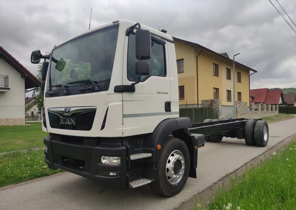 MAN TGM 18.290 ramo do zabudowy 18DMC - Chassis lastebil: bilde 1 MAN TGM 18.290 ramo do zabudowy 18DMC - Chassis lastebil: bilde 1