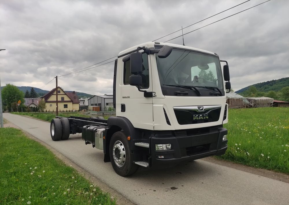 MAN TGM 18.290 ramo do zabudowy 18DMC - Chassis lastebil: bilde 2 MAN TGM 18.290 ramo do zabudowy 18DMC - Chassis lastebil: bilde 2