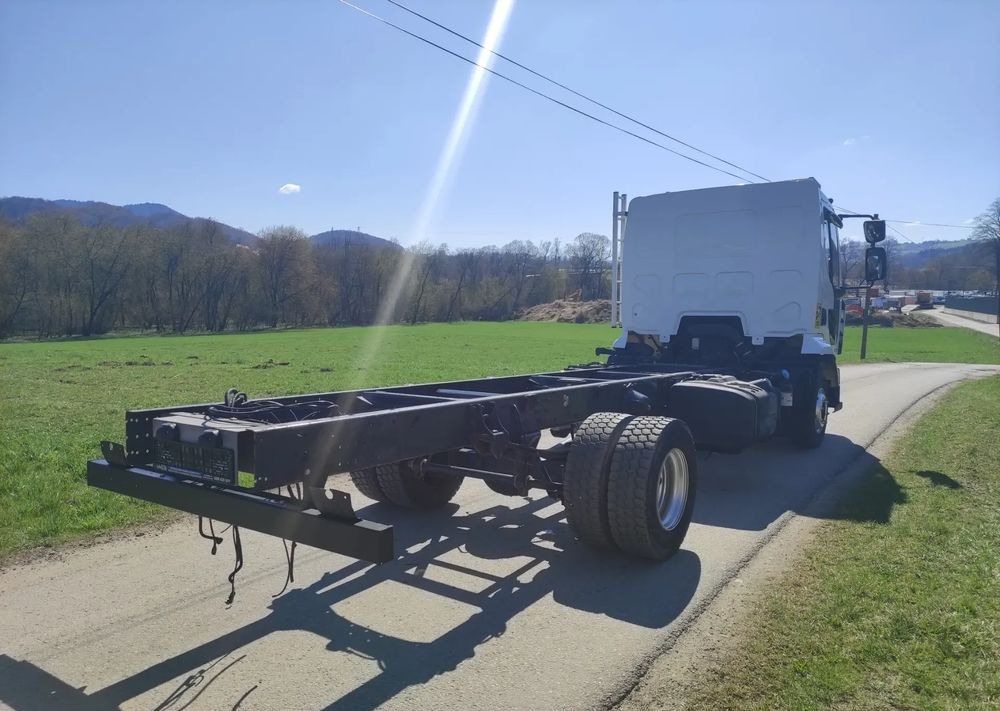 Renault Gama Midlum DXI 12.180 rama do zabudowy - Chassis lastebil: bilde 3 Renault Gama Midlum DXI 12.180 rama do zabudowy - Chassis lastebil: bilde 3