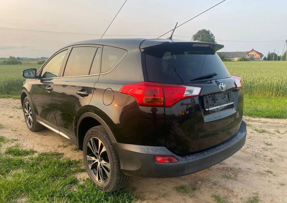 Toyota RAV4 2.0 D-4D 4x4 - SUV: bilde 4 Toyota RAV4 2.0 D-4D 4x4 - SUV: bilde 4