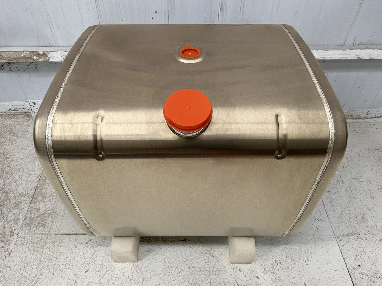 MAN  - Drivstofftank: bilde 1 MAN  - Drivstofftank: bilde 1