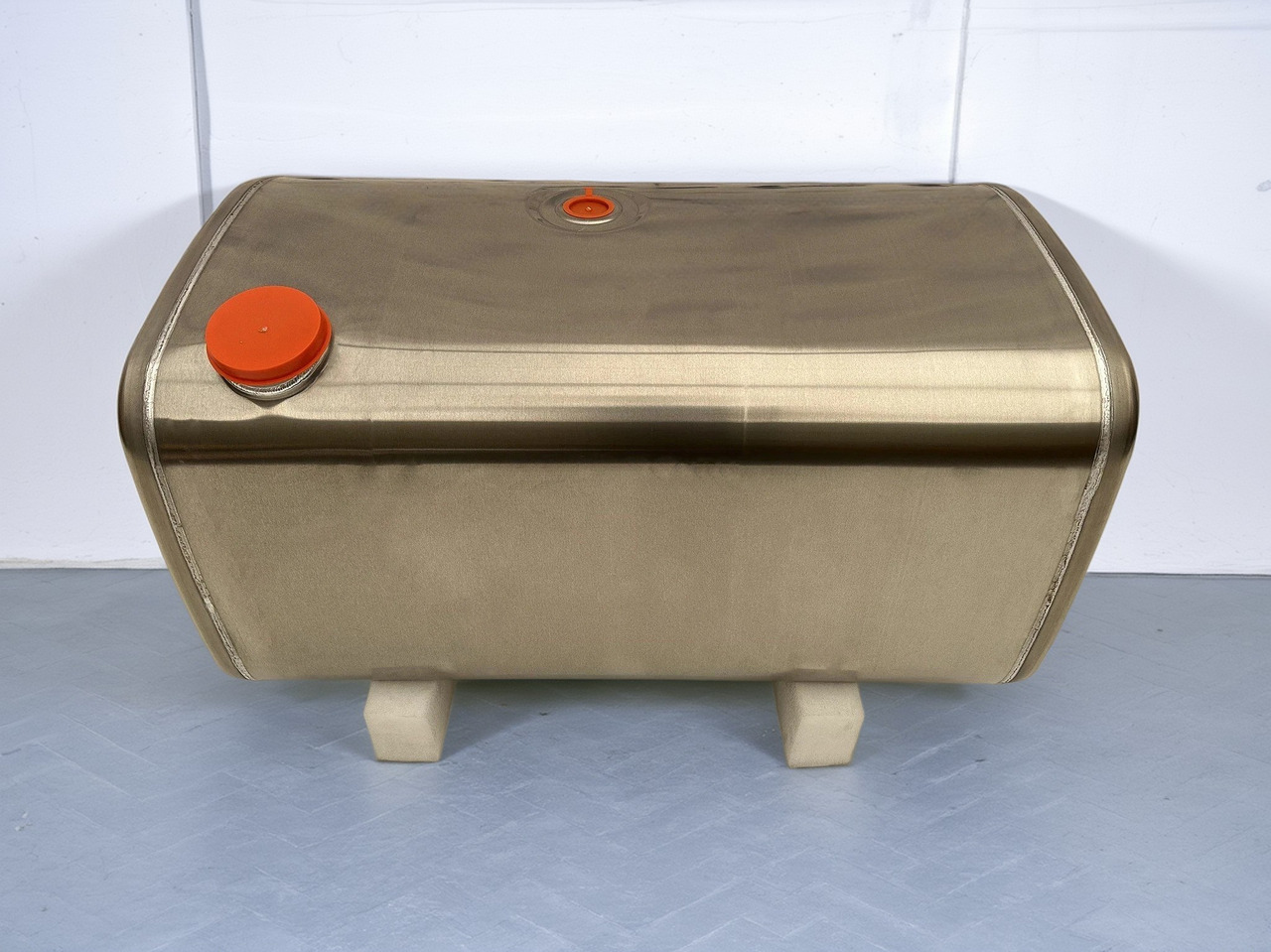 VOLVO - Drivstofftank: bilde 1 VOLVO - Drivstofftank: bilde 1