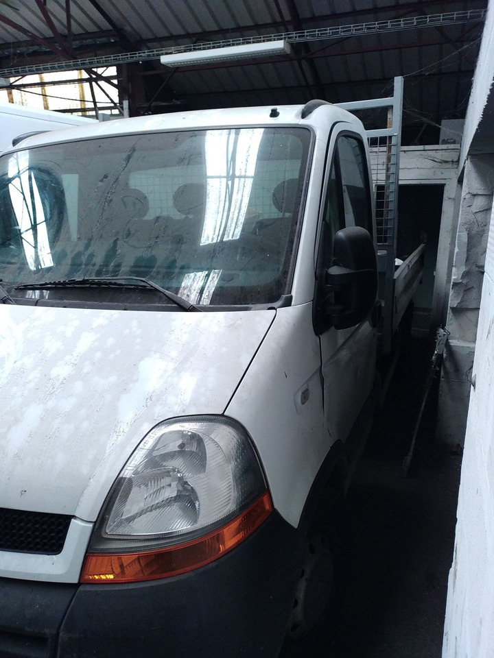 Camion Master Benne DCI 100 - Etat général dégradé - Pneu avant droit crevé. Restitution du véhicule sur place. - Varebil med tipp: bilde 2 Camion Master Benne DCI 100 - Etat général dégradé - Pneu avant droit crevé. Restitution du véhicule sur place. - Varebil med tipp: bilde 2