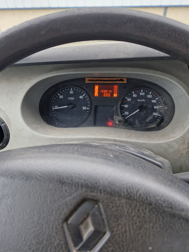 Renault Mascott  3.5T- (Disponible à compter du 24/11/2025) 3 places avec benne basculante hydraulique. BEG. Vendu sans CT. Véhicule roulant. Entretien régulier. Arrêté début 2025 pour souci passage d - Varebil med tipp: bilde 2 Renault Mascott  3.5T- (Disponible à compter du 24/11/2025) 3 places avec benne basculante hydraulique. BEG. Vendu sans CT. Véhicule roulant. Entretien régulier. Arrêté début 2025 pour souci passage d - Varebil med tipp: bilde 2