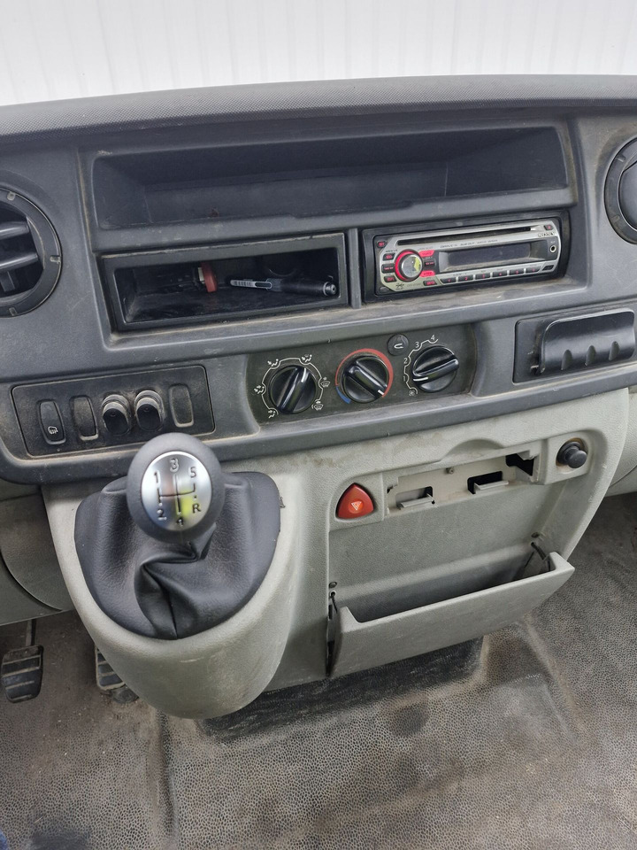 Renault Mascott  3.5T- (Disponible à compter du 24/11/2025) 3 places avec benne basculante hydraulique. BEG. Vendu sans CT. Véhicule roulant. Entretien régulier. Arrêté début 2025 pour souci passage d - Varebil med tipp: bilde 5 Renault Mascott  3.5T- (Disponible à compter du 24/11/2025) 3 places avec benne basculante hydraulique. BEG. Vendu sans CT. Véhicule roulant. Entretien régulier. Arrêté début 2025 pour souci passage d - Varebil med tipp: bilde 5