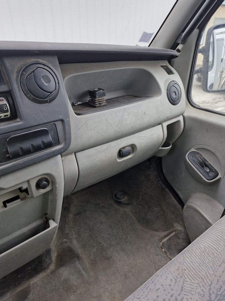 Renault Mascott  3.5T- (Disponible à compter du 24/11/2025) 3 places avec benne basculante hydraulique. BEG. Vendu sans CT. Véhicule roulant. Entretien régulier. Arrêté début 2025 pour souci passage d - Varebil med tipp: bilde 4 Renault Mascott  3.5T- (Disponible à compter du 24/11/2025) 3 places avec benne basculante hydraulique. BEG. Vendu sans CT. Véhicule roulant. Entretien régulier. Arrêté début 2025 pour souci passage d - Varebil med tipp: bilde 4