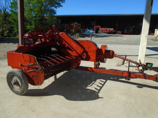 Massey Ferguson 10-8 - Firkantpresse: bilde 2 Massey Ferguson 10-8 - Firkantpresse: bilde 2