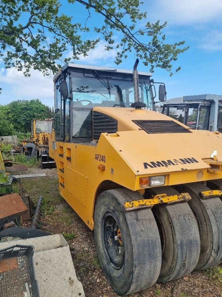 Ammann AP 240 - Gummihjuls vals: bilde 1 Ammann AP 240 - Gummihjuls vals: bilde 1