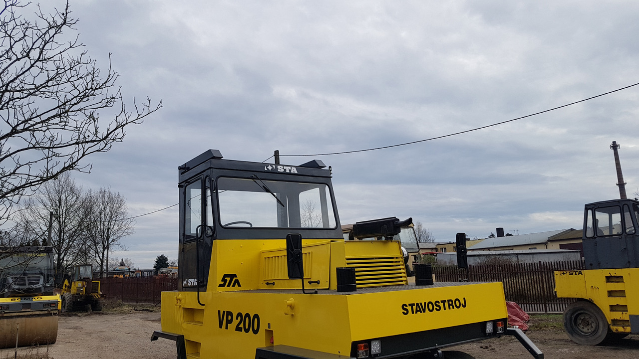 Stavostroj Remasz VP200 - Gummihjuls vals: bilde 1 Stavostroj Remasz VP200 - Gummihjuls vals: bilde 1