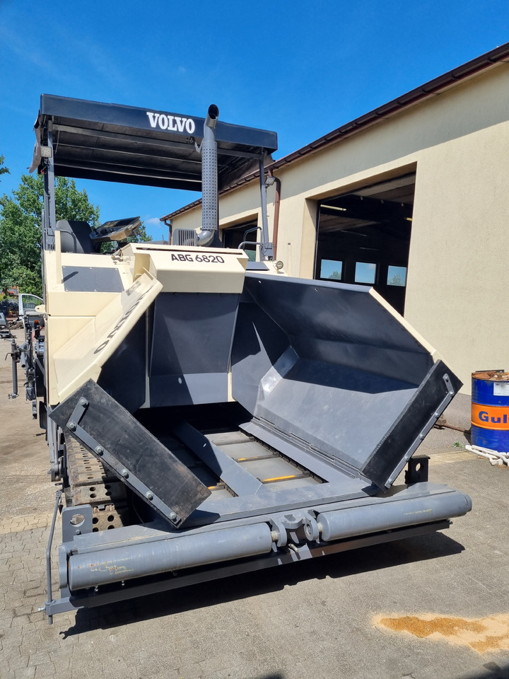 VOLVO TITAN 6820 - Asfaltutlegger: bilde 4 VOLVO TITAN 6820 - Asfaltutlegger: bilde 4