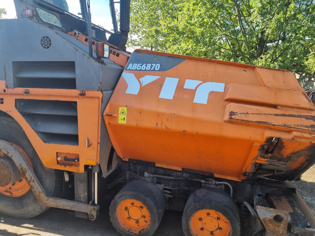 VOLVO TITAN 6870 - Asfaltutlegger: bilde 2 VOLVO TITAN 6870 - Asfaltutlegger: bilde 2