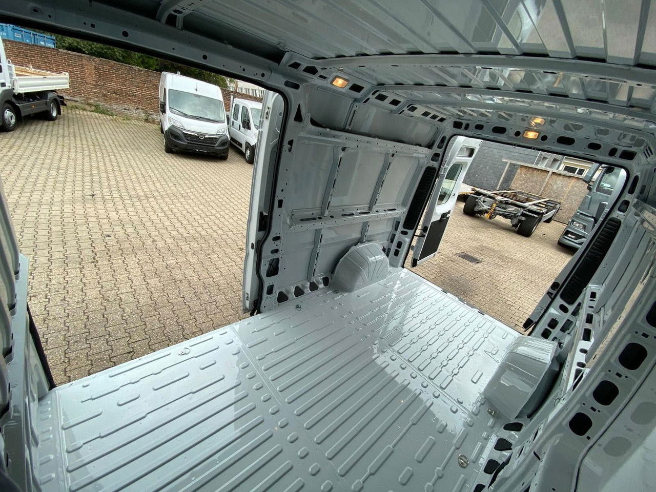 Opel Movano Cargo - Kassebil: bilde 5 Opel Movano Cargo - Kassebil: bilde 5