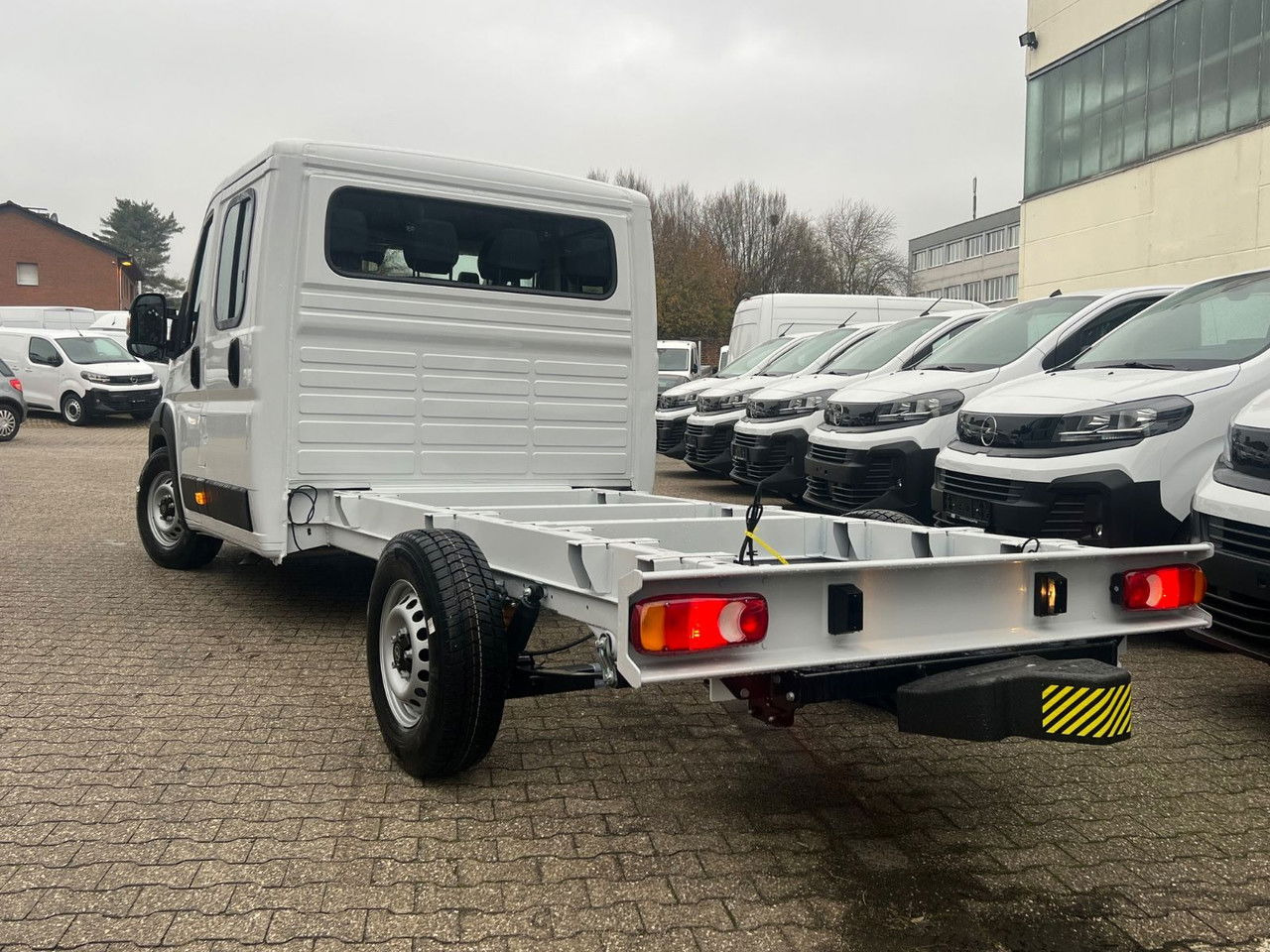 Opel Movano Fahrgestell DoKa PS 180 35 L4 Heavy DSK - BE trekkvogn, Varebil med dobbelt førerhus: bilde 4 Opel Movano Fahrgestell DoKa PS 180 35 L4 Heavy DSK - BE trekkvogn, Varebil med dobbelt førerhus: bilde 4