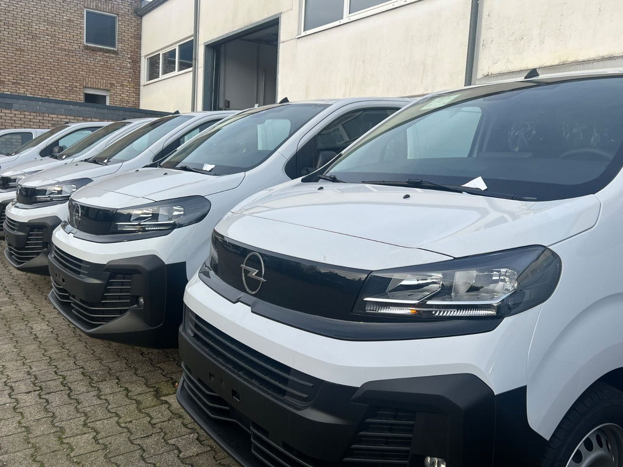 Opel Vivaro L2 H1 Allwetter AHK Rückfahrkam - Kassebil: bilde 4 Opel Vivaro L2 H1 Allwetter AHK Rückfahrkam - Kassebil: bilde 4