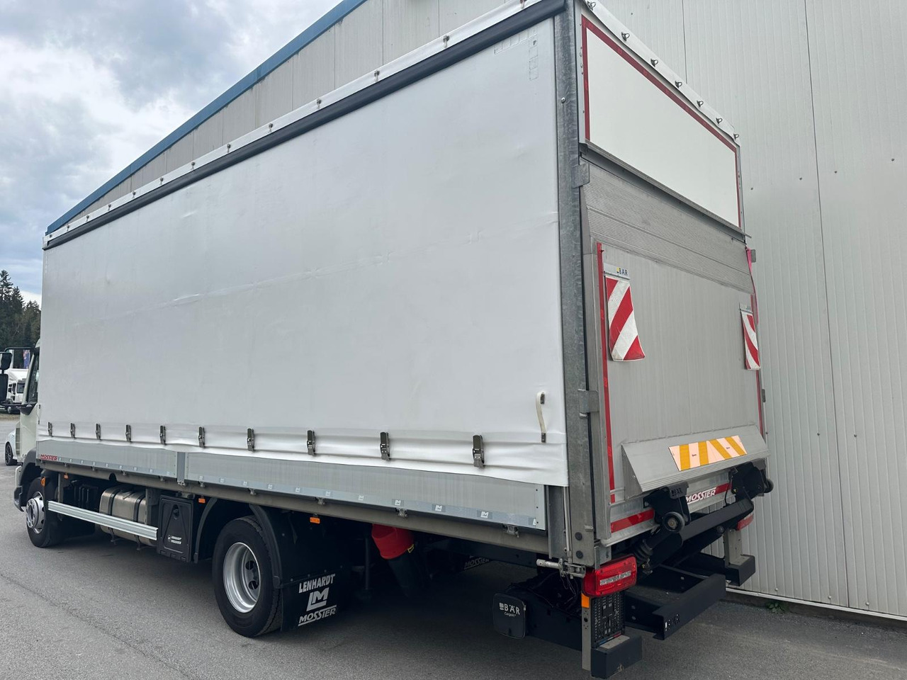 DAF LF 260 8Gang Bär-LBW - Kapellbil: bilde 3 DAF LF 260 8Gang Bär-LBW - Kapellbil: bilde 3