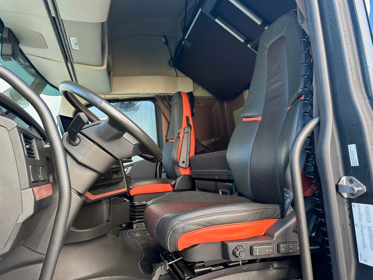 Volvo FH 750 XL Retarder Vollausstattung - Trekkvogn: bilde 5 Volvo FH 750 XL Retarder Vollausstattung - Trekkvogn: bilde 5