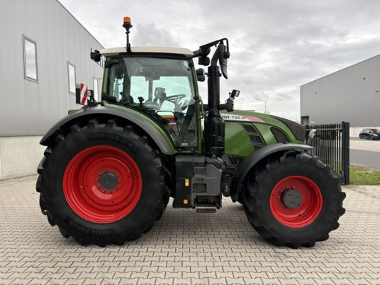 Fendt 720 VARIO S4 POWER - Traktor: bilde 2 Fendt 720 VARIO S4 POWER - Traktor: bilde 2