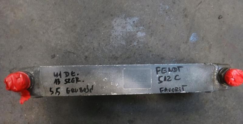 Fendt Favorit CHŁODNICZKA OLEJU - Oljekjøler: bilde 2 Fendt Favorit CHŁODNICZKA OLEJU - Oljekjøler: bilde 2