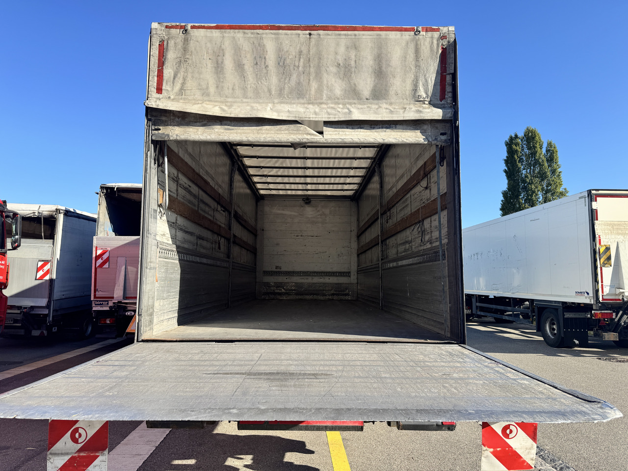 MERCEDES-BENZ Actros 1836 4x2 Blache-Hebebühne - Kapellbil: bilde 4 MERCEDES-BENZ Actros 1836 4x2 Blache-Hebebühne - Kapellbil: bilde 4
