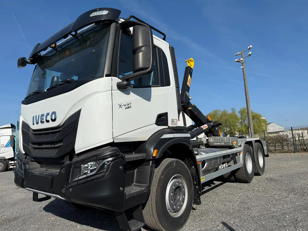 Iveco AD300T48 HYVALIFT 20 TONS*pare-choc hydraulique - Krokbil: bilde 1 Iveco AD300T48 HYVALIFT 20 TONS*pare-choc hydraulique - Krokbil: bilde 1