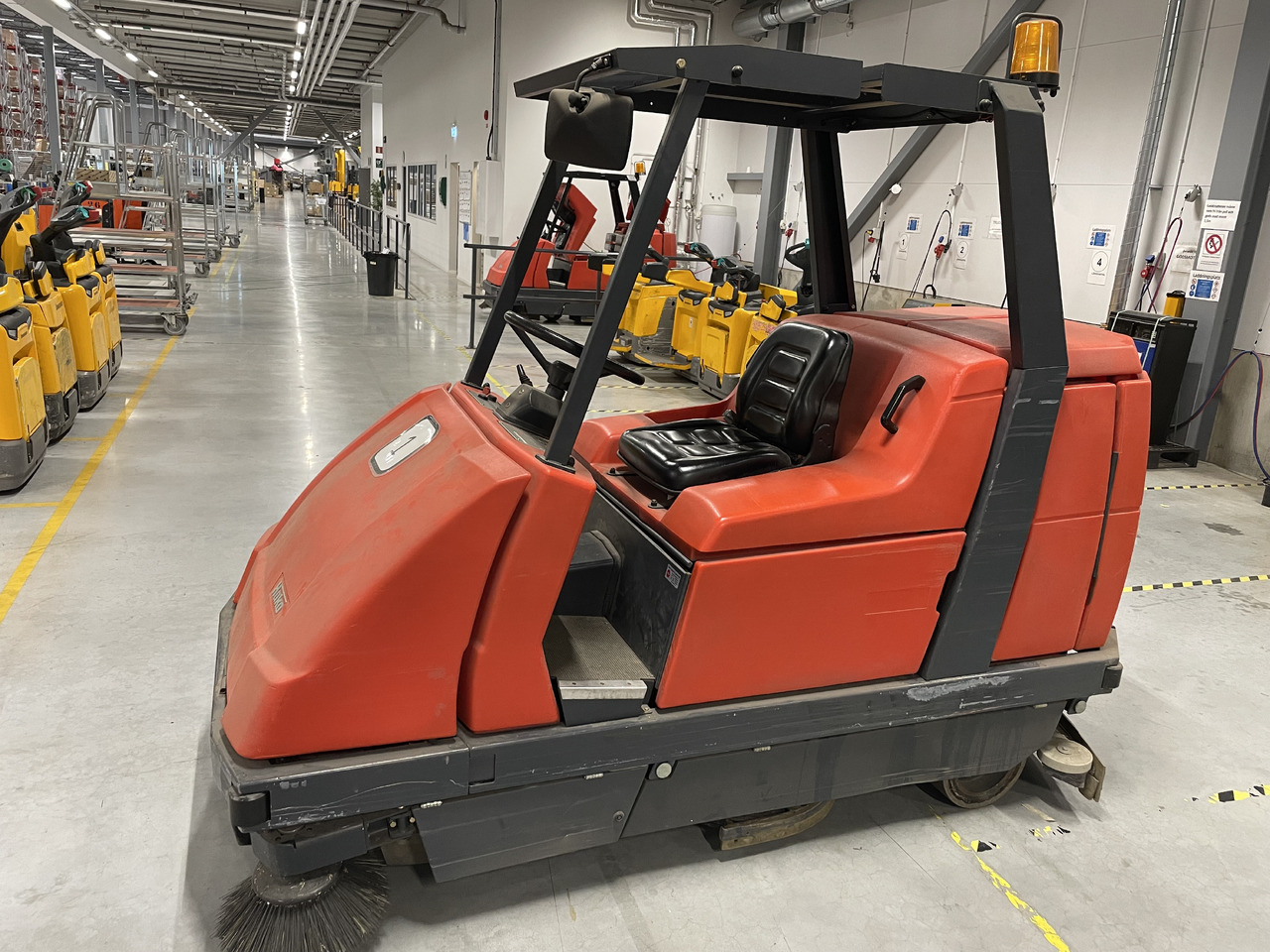 Hako Hakomatic B 1100 - Industriell feiemaskin: bilde 2 Hako Hakomatic B 1100 - Industriell feiemaskin: bilde 2