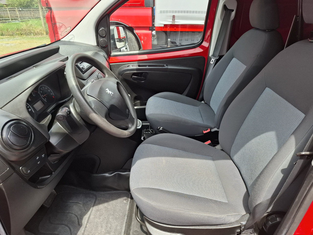 Leie PEUGEOT Peugeot Bipper 1.3 HDI PEUGEOT Peugeot Bipper 1.3 HDI: bilde 14 Leie PEUGEOT Peugeot Bipper 1.3 HDI PEUGEOT Peugeot Bipper 1.3 HDI: bilde 14