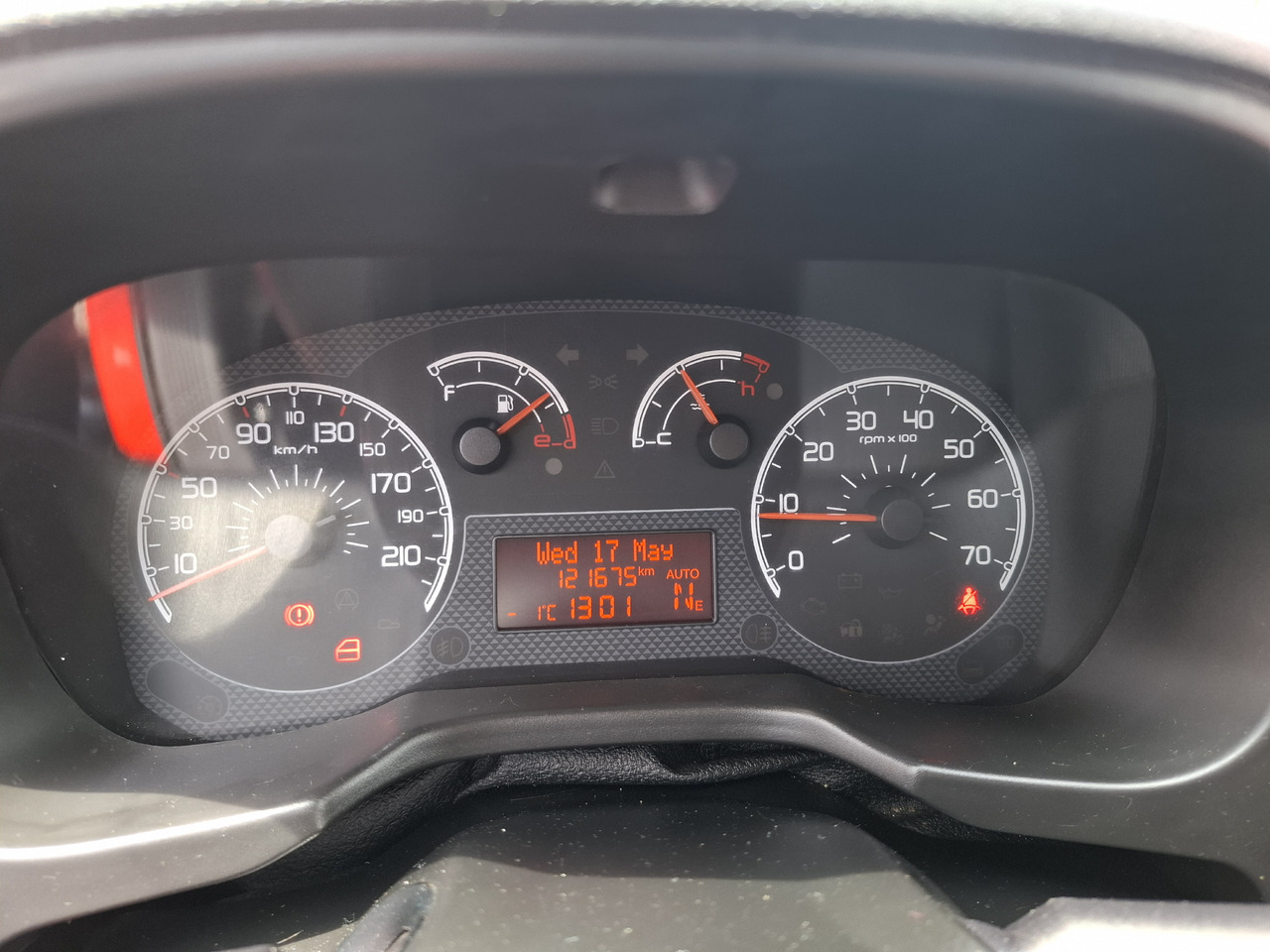 Leie PEUGEOT Peugeot Bipper 1.3 HDI PEUGEOT Peugeot Bipper 1.3 HDI: bilde 13 Leie PEUGEOT Peugeot Bipper 1.3 HDI PEUGEOT Peugeot Bipper 1.3 HDI: bilde 13