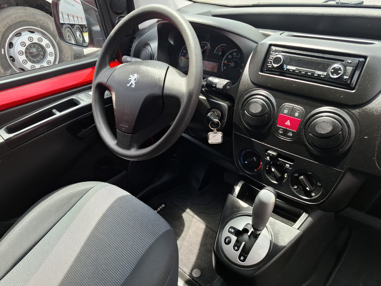 Leie PEUGEOT Peugeot Bipper 1.3 HDI PEUGEOT Peugeot Bipper 1.3 HDI: bilde 18 Leie PEUGEOT Peugeot Bipper 1.3 HDI PEUGEOT Peugeot Bipper 1.3 HDI: bilde 18