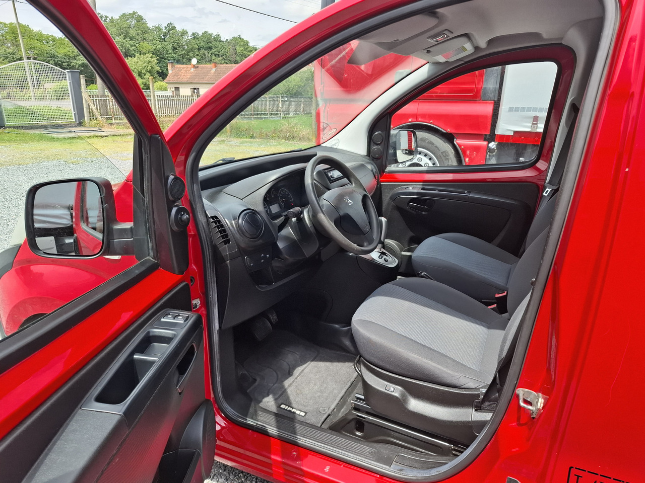 Leie PEUGEOT Peugeot Bipper 1.3 HDI PEUGEOT Peugeot Bipper 1.3 HDI: bilde 11 Leie PEUGEOT Peugeot Bipper 1.3 HDI PEUGEOT Peugeot Bipper 1.3 HDI: bilde 11