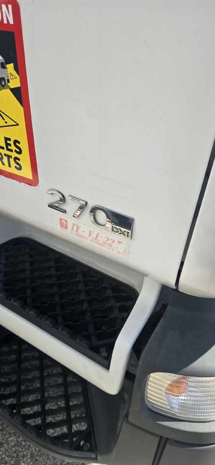 RENAULT  - Lastebil med kjøl: bilde 4 RENAULT  - Lastebil med kjøl: bilde 4