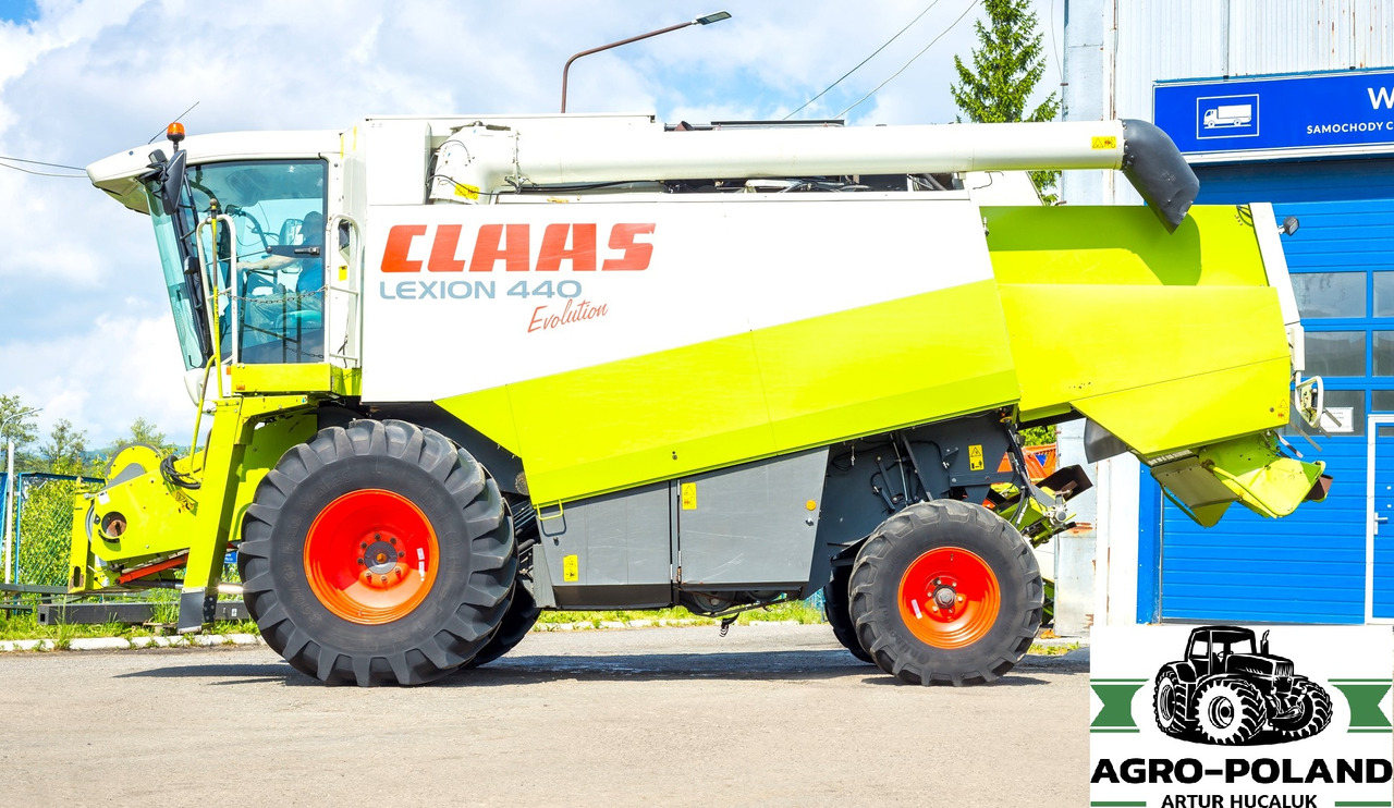 CLAAS LEXION 440 EVOLUTION - 2003 ROK + CLAAS VARIO 600 - 2014 ROK - Skurtresker: bilde 4 CLAAS LEXION 440 EVOLUTION - 2003 ROK + CLAAS VARIO 600 - 2014 ROK - Skurtresker: bilde 4